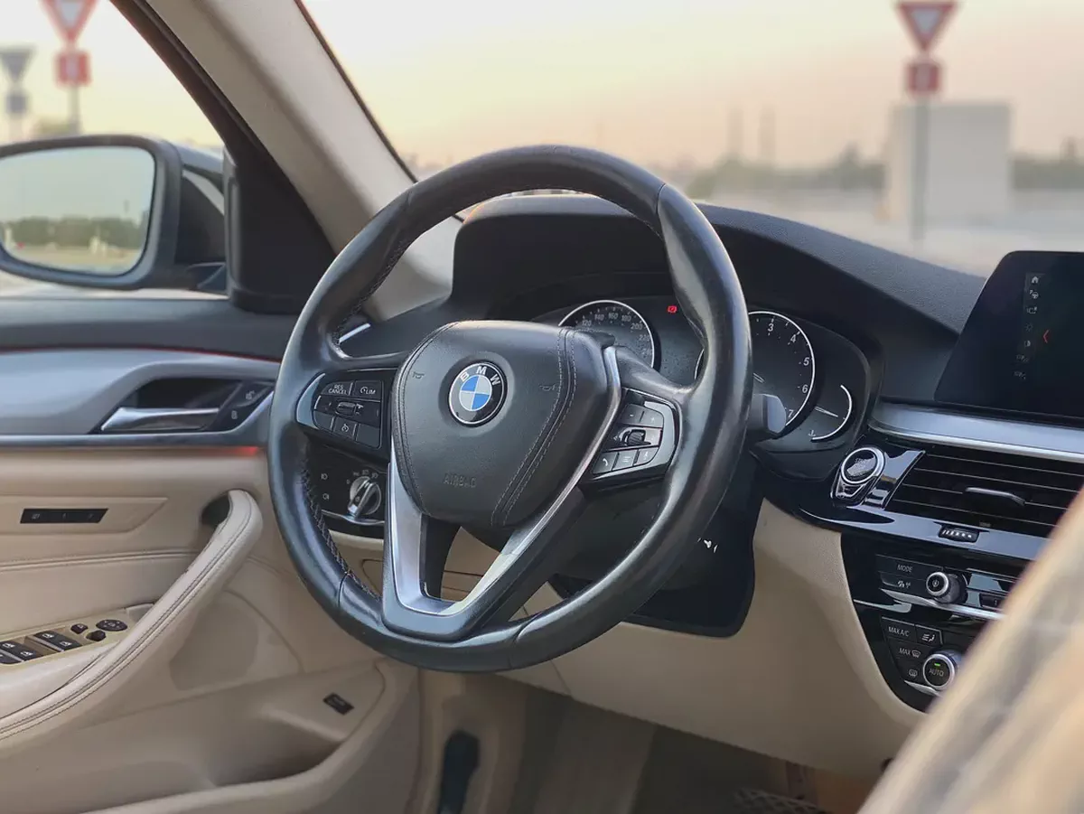 AED 950 Per Month | 2020 BMW 520i | GCC Specs | V4 2.0L engine Twin Turbo-6-6