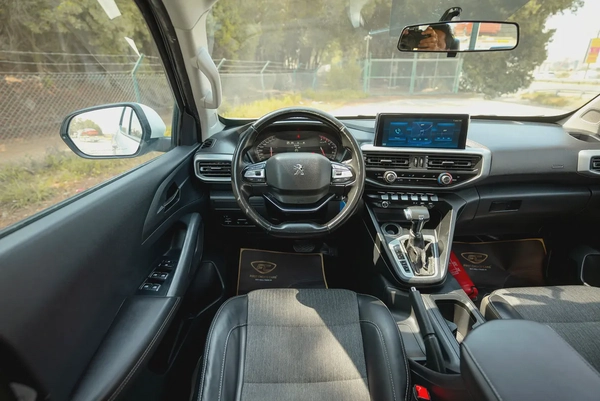 Landtrek | Double Cabin 4X2 Automatic | Petrol | GCC Specs | Ref#P07436