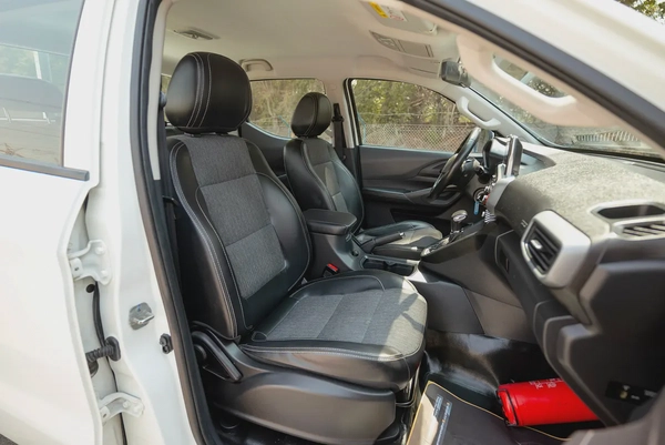 Landtrek | Double Cabin 4X2 Automatic | Petrol | GCC Specs | Ref#P07436