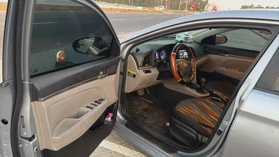 2017 Hyundai Elantra Limited Canadian Specs-3
