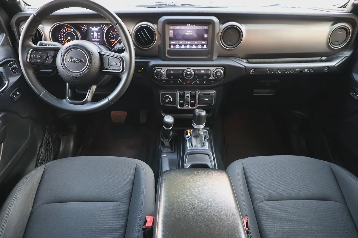 JEEP WRANGLER -unlimited sport 2018-129000KM-GCC SPECS-FULL SERVICE HISTORY-EXCELLENT CONDITION-13-13