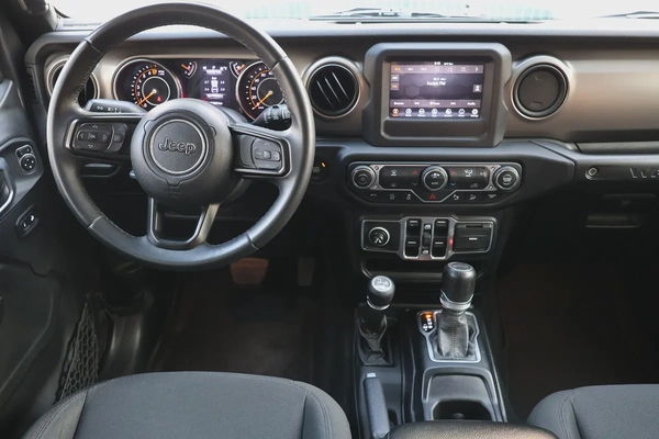 JEEP WRANGLER -unlimited sport 2018-129000KM-GCC SPECS-FULL SERVICE HISTORY-EXCELLENT CONDITION