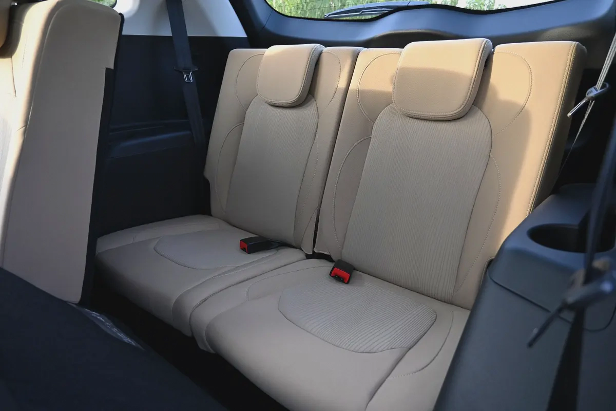 Chevrolet Captiva Premier 1.5L FWD - 2025 - ضمان الوكيل-10-10
