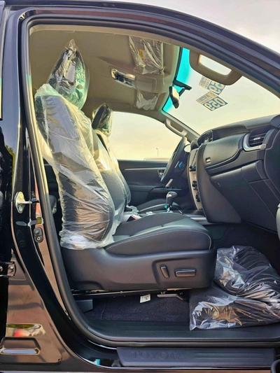 Toyota Fortuner VXR SR5 ADVENTURE / 4.0L V6 PETROL / FRONT PWR SEATS / PUSH START / DIFF LOCK AUTO A/C (CODE # F6HA)-9