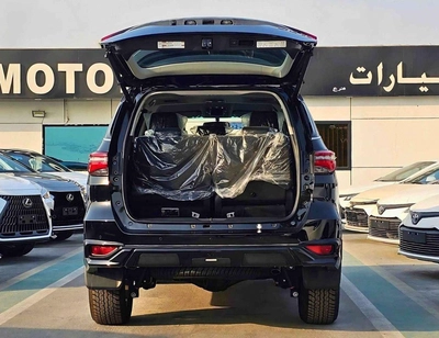Toyota Fortuner VXR SR5 ADVENTURE / 4.0L V6 PETROL / FRONT PWR SEATS / PUSH START / DIFF LOCK AUTO A/C (CODE # F6HA)-5