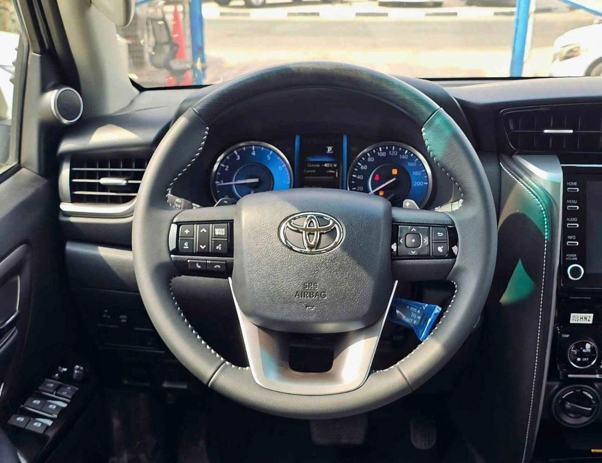 Toyota Fortuner VXR SR5 ADVENTURE / 4.0L V6 PETROL / FRONT PWR SEATS / PUSH START / DIFF LOCK AUTO A/C (CODE # F6HA)-13-0