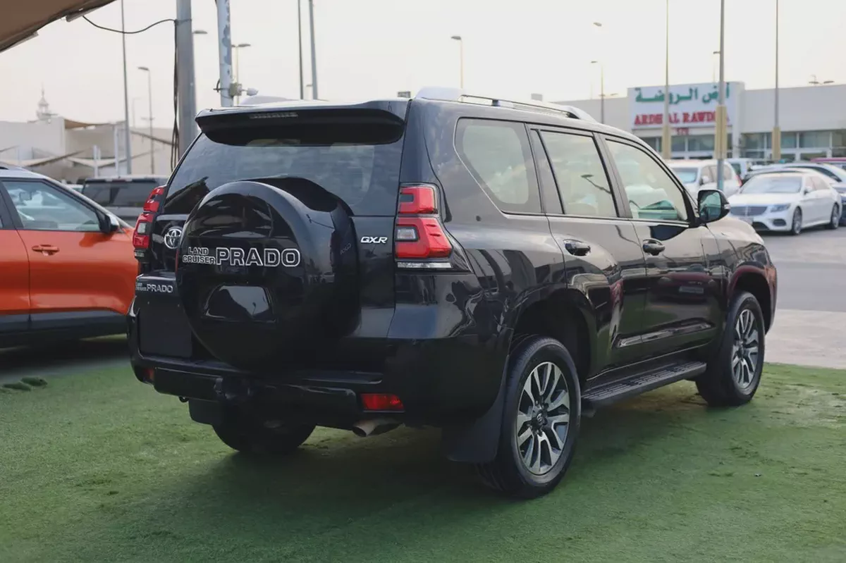 Used Toyota Land Cruiser Prado 5 Door 4.0L GXR 2022-10-10