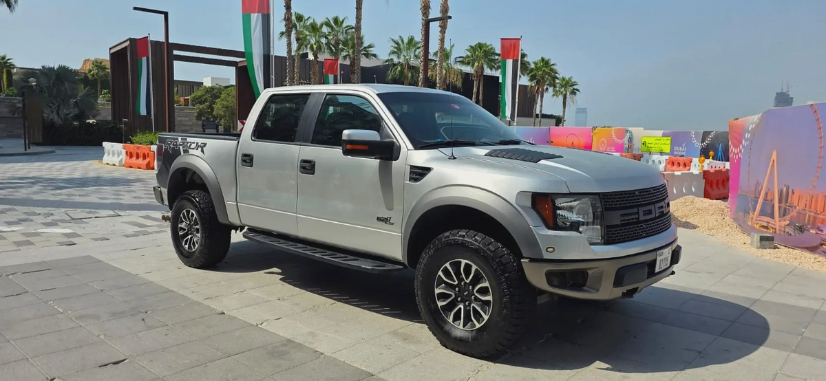 2014-Ford F150 Raptor SVT-Excellent Condition