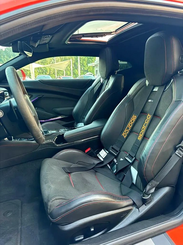 CHEVROLET CAMARO ZL1 GCC 2019 FULL OPTION ORIGINAL PAINT PERFECT CONDITION FULL SERVICE HISTORY