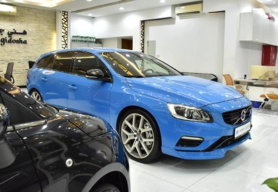 Volvo V60 Polestar T6 ( 2016 Model ) in Blue Color GCC Specs-9