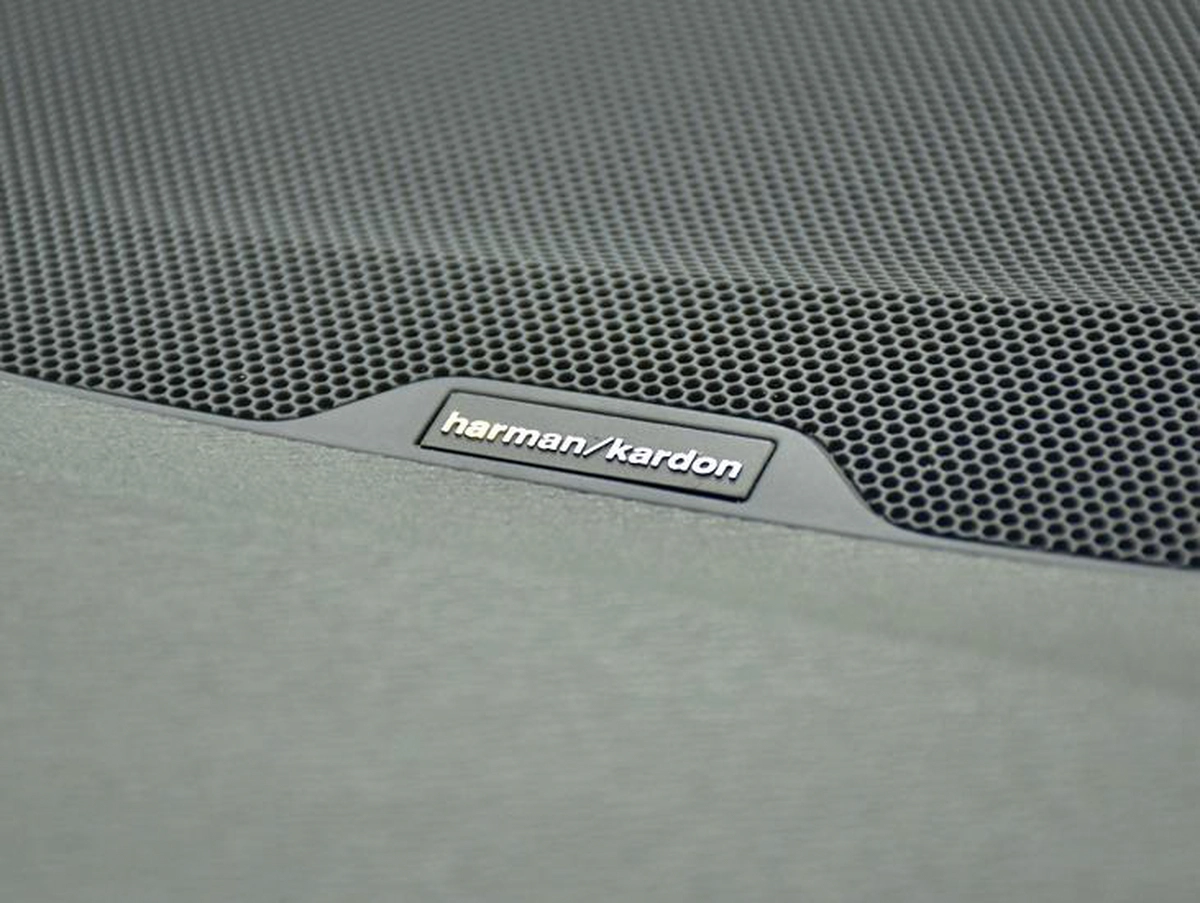 Volvo V60 Polestar T6 ( 2016 Model ) in Blue Color GCC Specs