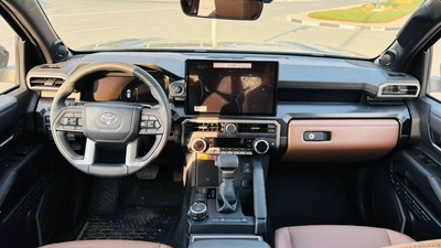 TOYOTA FORTUNER LIMITED 4.0L V6 PETROL 2026-6