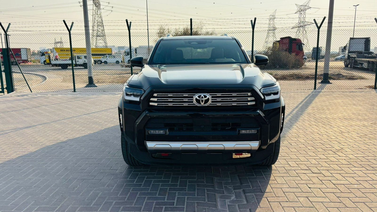 TOYOTA FORTUNER LIMITED 4.0L V6 PETROL 2026