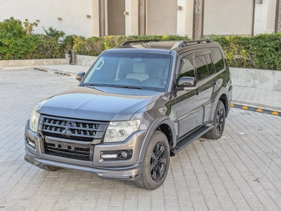 MITSUBISHI PAJERO 2017 GLS MID OPTION GCC IN EXCELLENT CONDITION-1