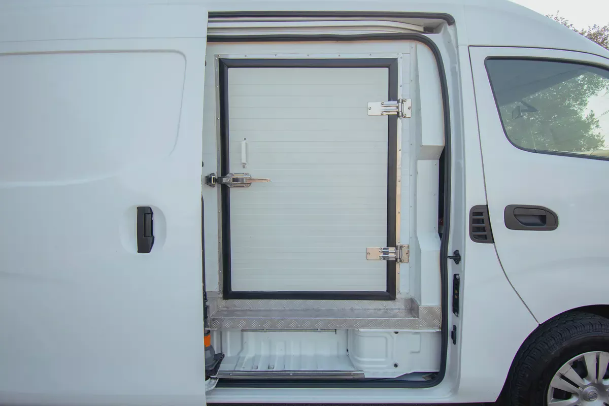 Urvan Freezer High Roof | Manual | GCC Specs | Ref#N26899-6-6
