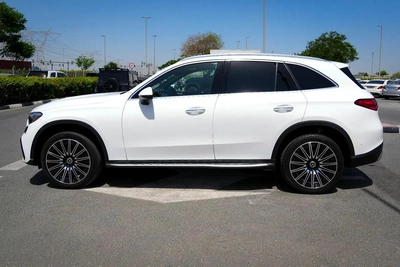 2024 Mercedes-Benz GLC 300 4MATIC | Luxury & Innovation | US Specs-13