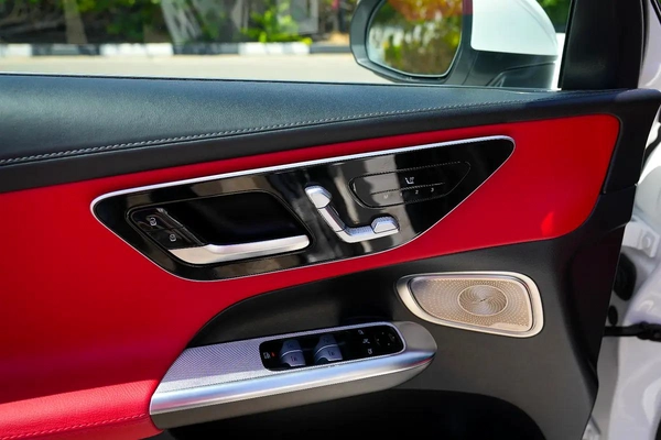2024 Mercedes-Benz GLC 300 4MATIC | Luxury & Innovation | US Specs