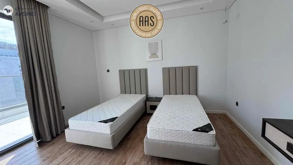 3bhk panthouse close to metro fully furnished rent only 240k