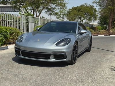 Porsche Panamera-0