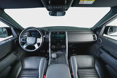 Land Rover Discovery SE R-Dynamic-GCC-7 Seats-Full Service History-Black Pack-9