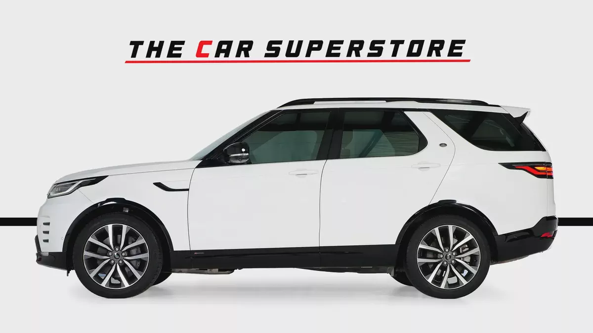 Land Rover Discovery SE R-Dynamic-GCC-7 Seats-Full Service History-Black Pack-4-4