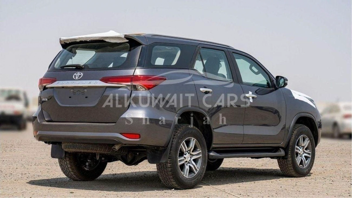 Toyota Fortuner Toyota Fortuner 2.4L Diesel AT 4X4 MY2025-4-0