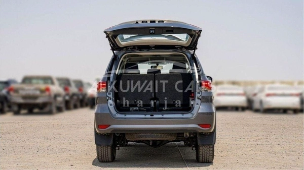 Toyota Fortuner Toyota Fortuner 2.4L Diesel AT 4X4 MY2025