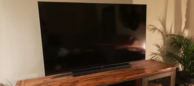 JVC 70 INCHES TV-7