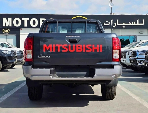 Mitsubishi L200 GLX 2.4L PETROL / M/T / SIDE STICKER / 4WD / (CODE # GLXP)