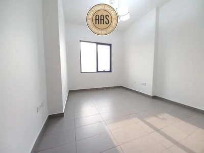 Chiller free luxurious huge 3bhk with all facilities-3