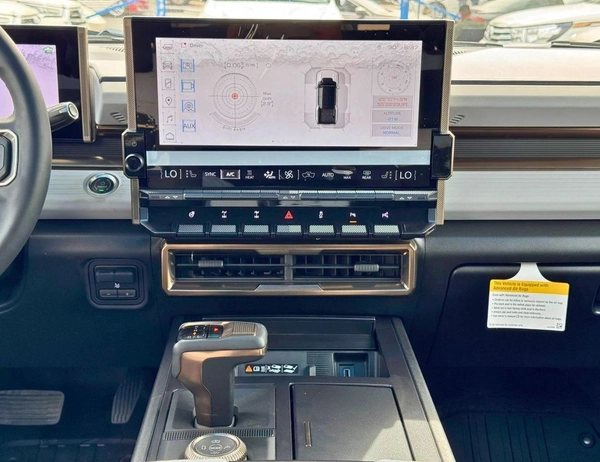 GMC Hummer EV PICKUP / 1.5L ELECTRIC / 360* CAMERA / PANORAMIC ROOF (CODE # 69056)