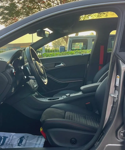 Mercedes-Benz CLA 250 4MATIC 2018 | GCC Specs | Excellent Condition .-5