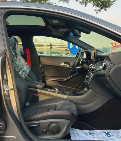 Mercedes-Benz CLA 250 4MATIC 2018 | GCC Specs | Excellent Condition .-6