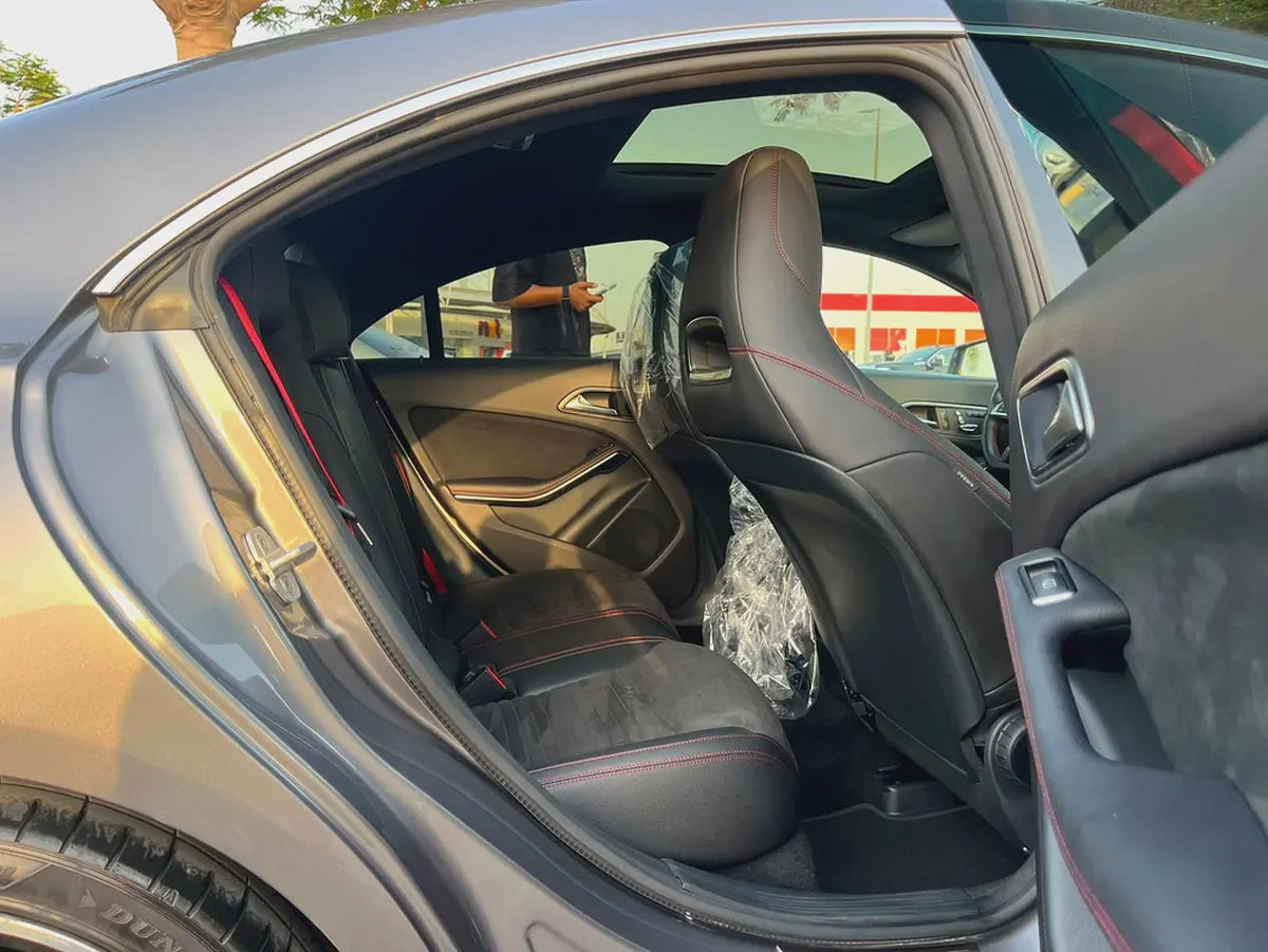 Mercedes-Benz CLA 250 4MATIC 2018 | GCC Specs | Excellent Condition .-8-8