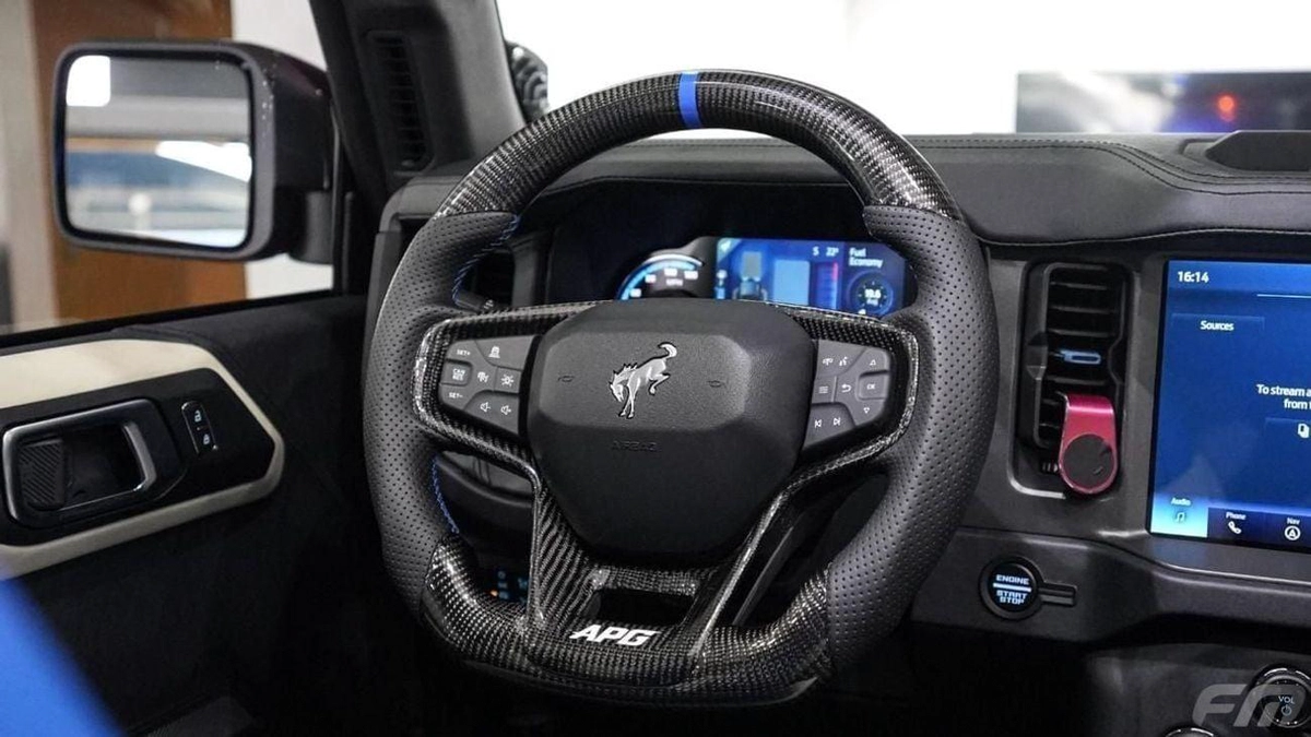 Ford Bronco WILDTRAK 2.7L (5 Seater)