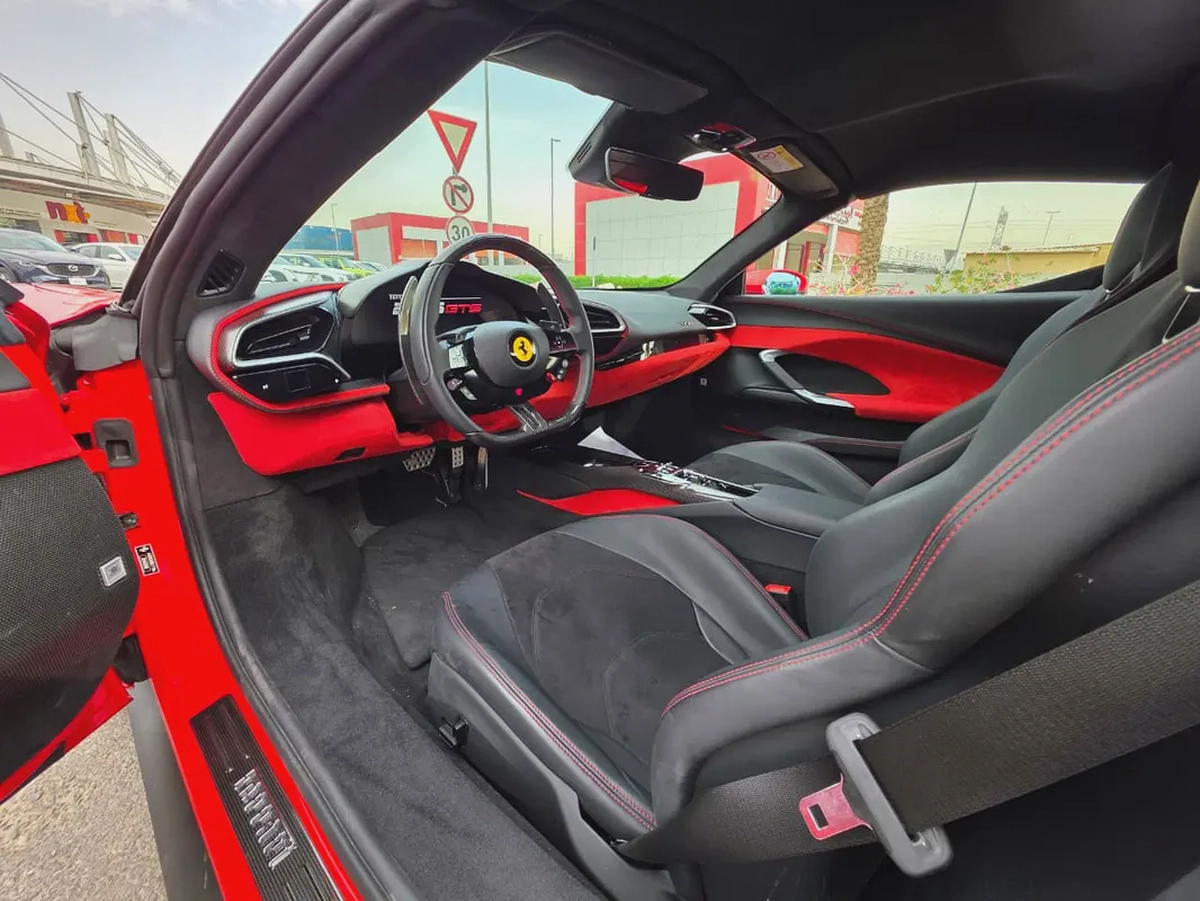 2025 Ferrari 296 GTS Standard - European Specs-13-13