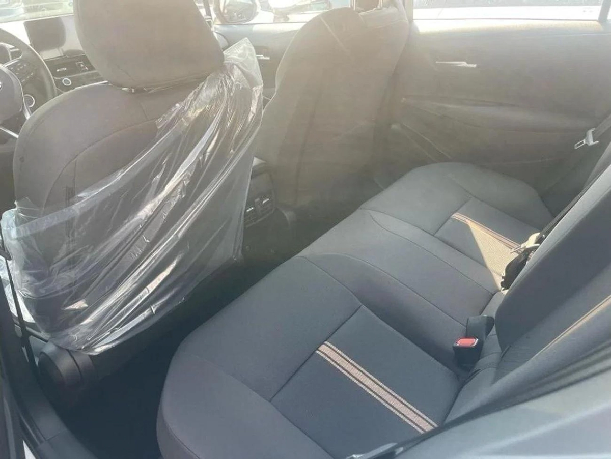 Toyota Corolla 1.8 L HYBRID LEVIN-6-6