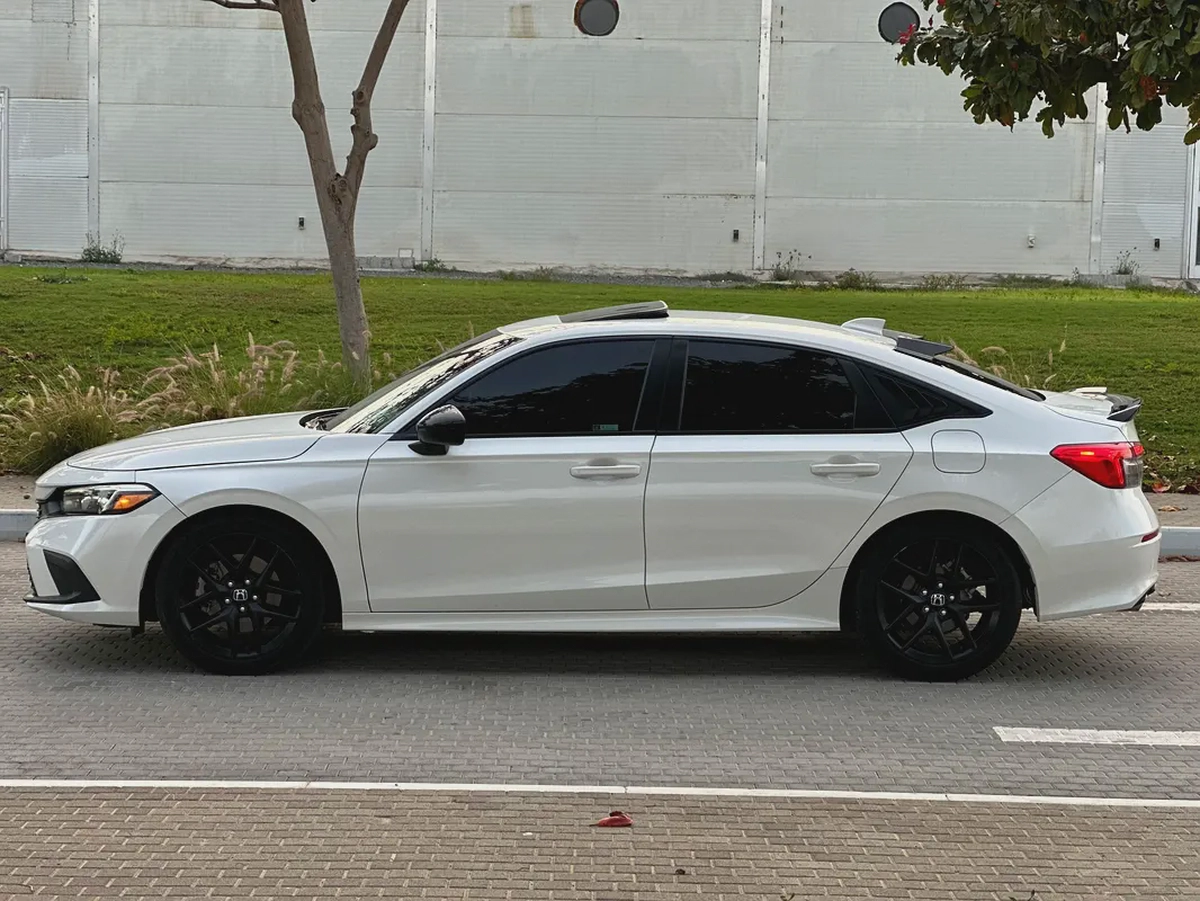 Honda Civic 2022 Si - full options- in excellent condition  - 1.5 turbo ( 200HP )-6-6