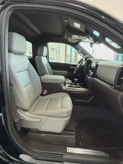 2025 Chevrolet Silverado 1500 LT Trail Boss | GCC Specs | Brand New-11