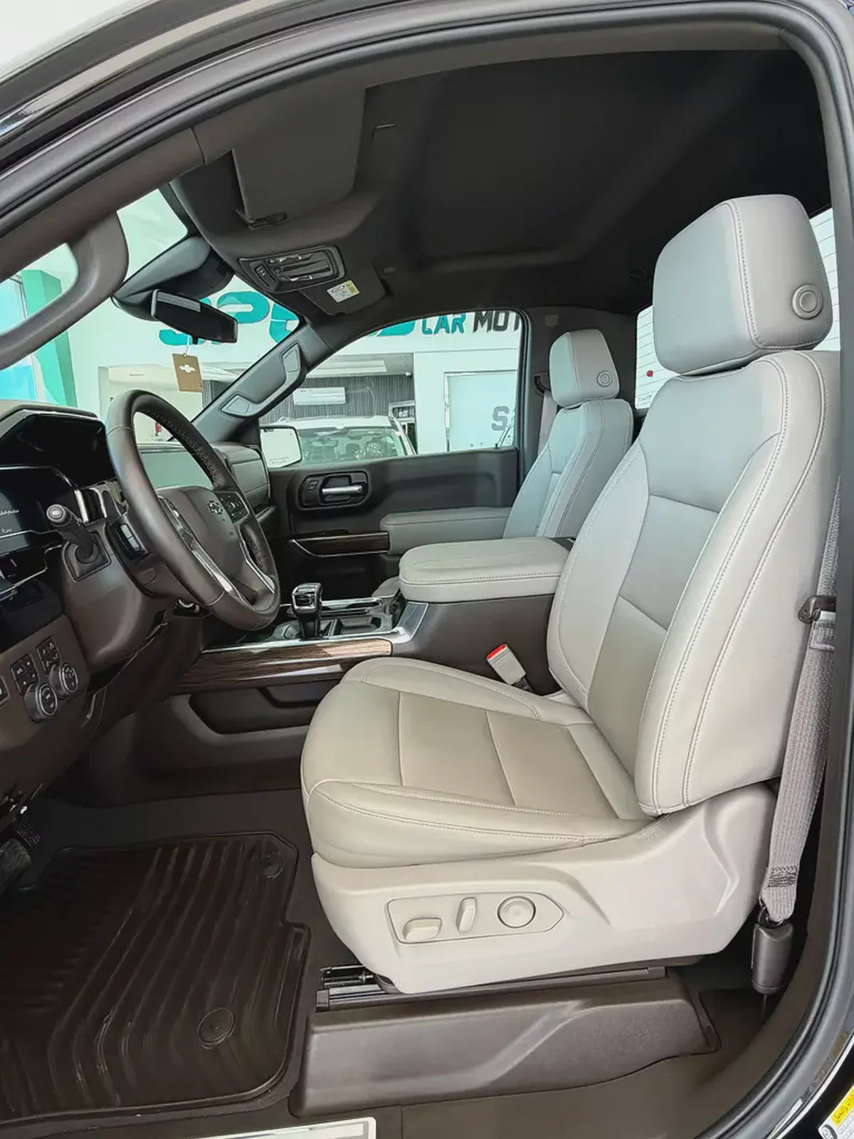 2025 Chevrolet Silverado 1500 LT Trail Boss | GCC Specs | Brand New-12-12