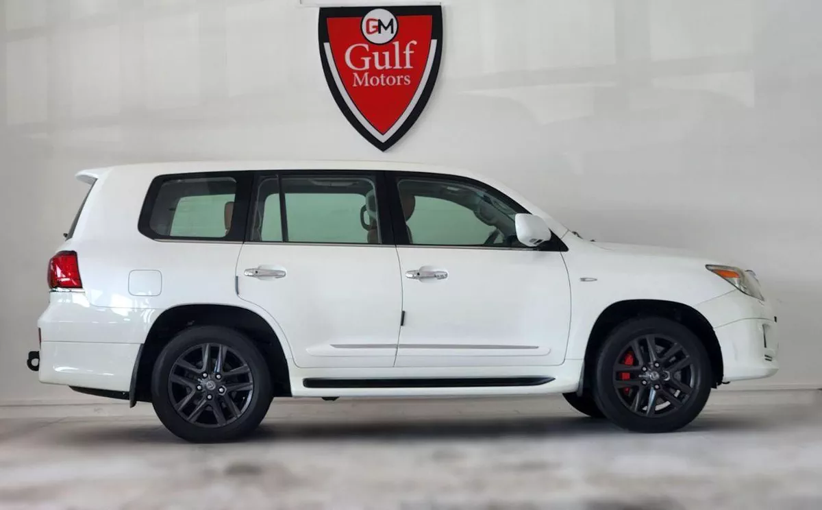 Lexus LX570 NAVIGATION SPORT 5.7L-8CYL GCC EXCELLENT CONDITION .Al Futtaim Motors-2-0