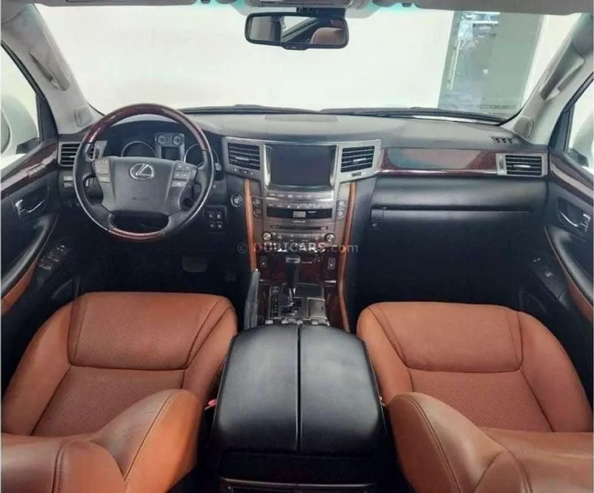 Lexus LX570 NAVIGATION SPORT 5.7L-8CYL GCC EXCELLENT CONDITION .Al Futtaim Motors-6-0