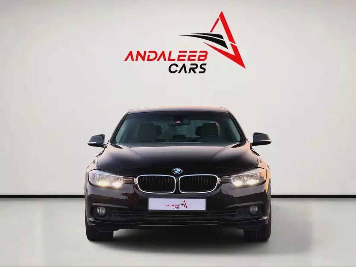BMW 320i | 2.0L TURBO | 184 HP | GCC SPECS | 2017-1-1