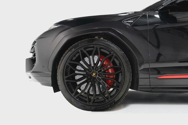 2025 URUS SE HYBRID | STYLE PACKAGE | NEW REAR DIFFUSER  AERO LIP | FULL OPTIONS | JAPANESE SPE