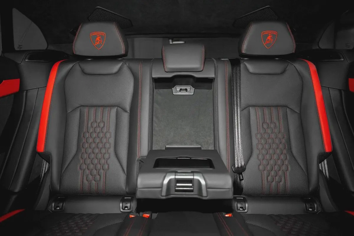 2025 URUS SE HYBRID | STYLE PACKAGE | NEW REAR DIFFUSER  AERO LIP | FULL OPTIONS | JAPANESE SPE-10-10