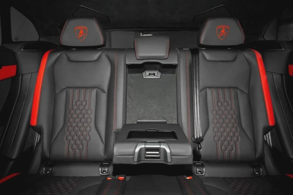 2025 URUS SE HYBRID | STYLE PACKAGE | NEW REAR DIFFUSER  AERO LIP | FULL OPTIONS | JAPANESE SPE