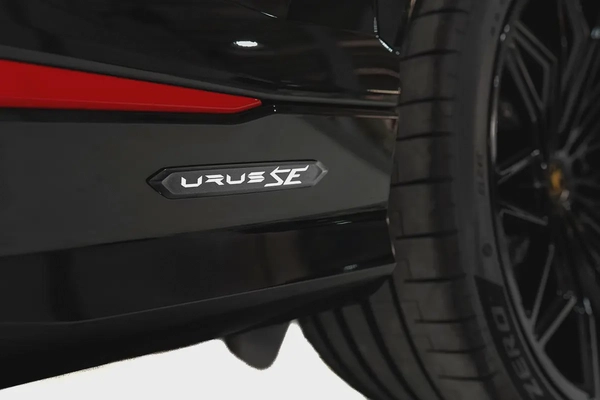 2025 URUS SE HYBRID | STYLE PACKAGE | NEW REAR DIFFUSER  AERO LIP | FULL OPTIONS | JAPANESE SPE