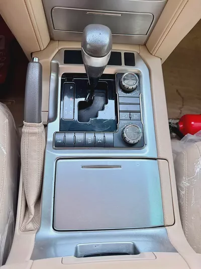 Toyota Land Cruiser 4.0L GXR | V6 | 2018 | GCC Specs | Well Maintained |-17