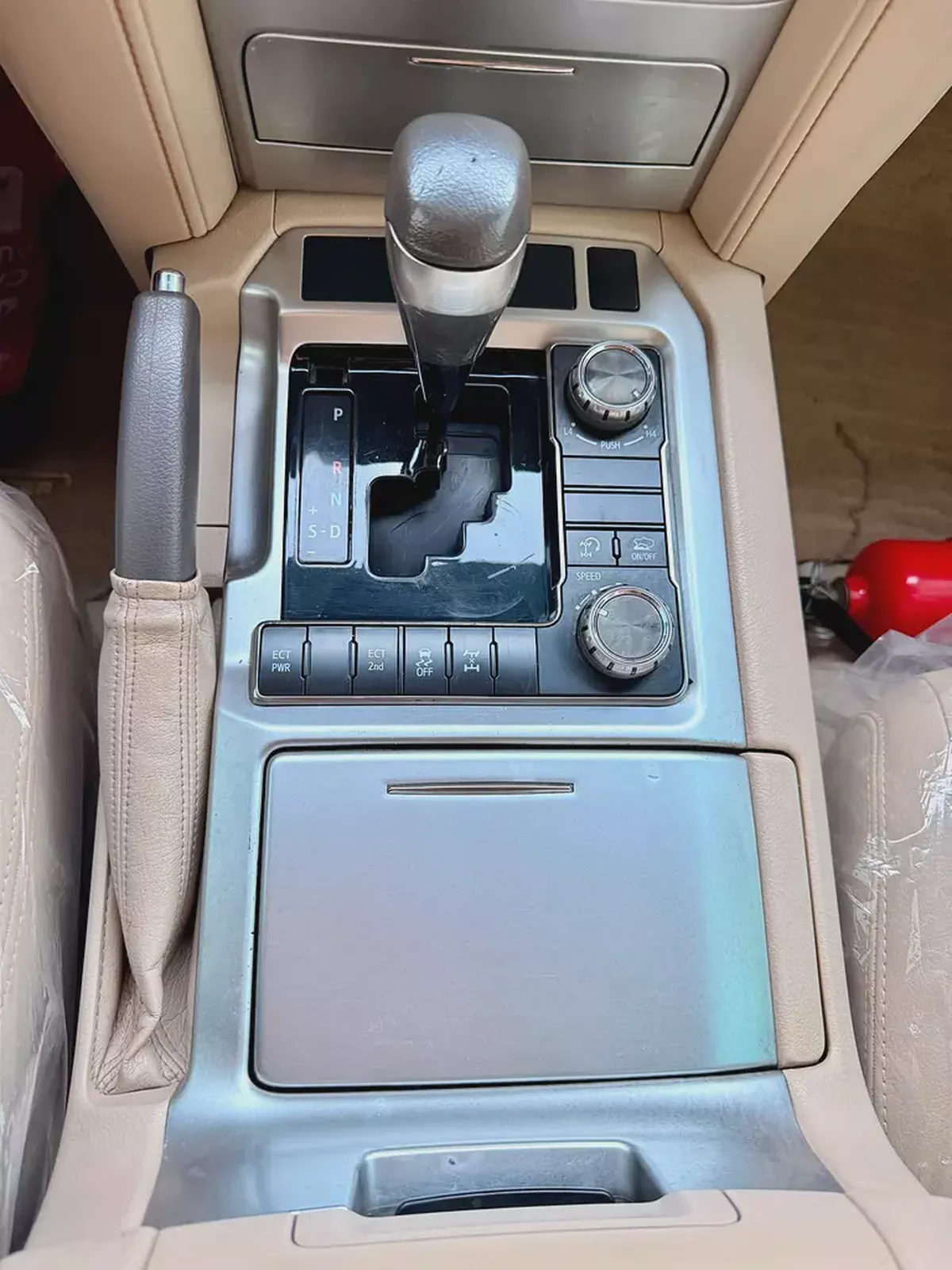 Toyota Land Cruiser 4.0L GXR | V6 | 2018 | GCC Specs | Well Maintained |-17-17