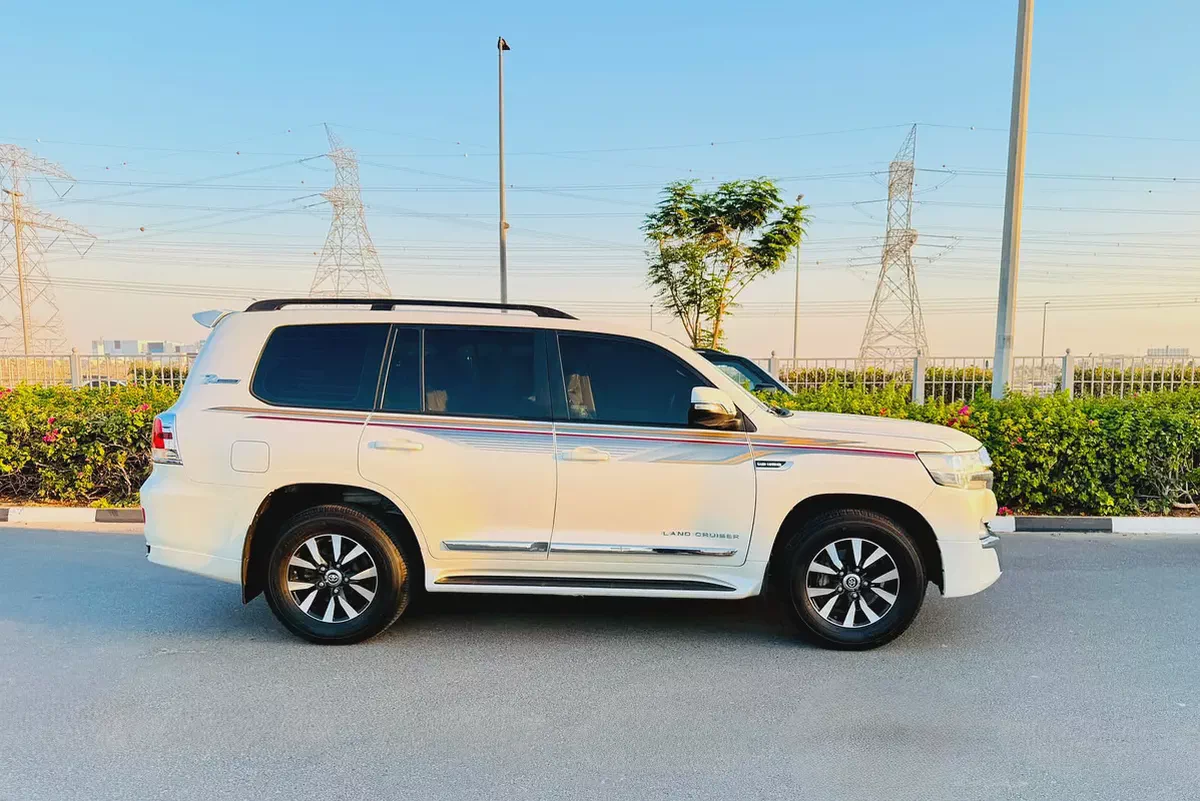 Toyota Land Cruiser 4.0L GXR | V6 | 2018 | GCC Specs | Well Maintained |-6-6